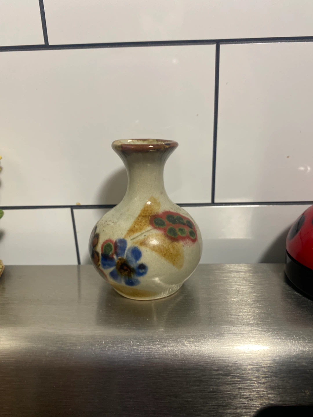 Decorative Vase and Hedgehog Figurine - photo 3