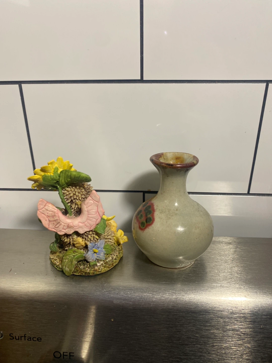 Decorative Vase and Hedgehog Figurine - photo 5