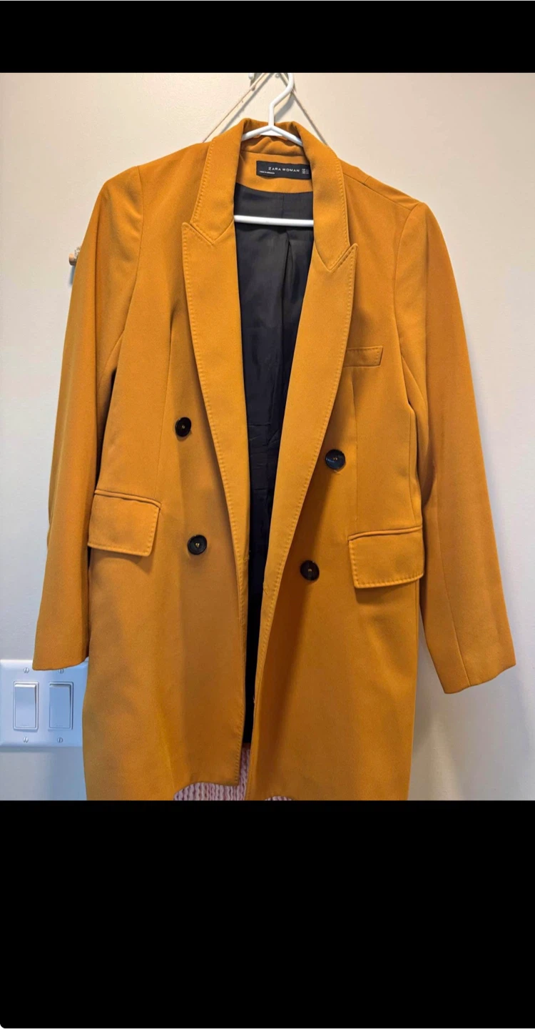 Zara Woman Yellow Blazer Size XS but fit S/M