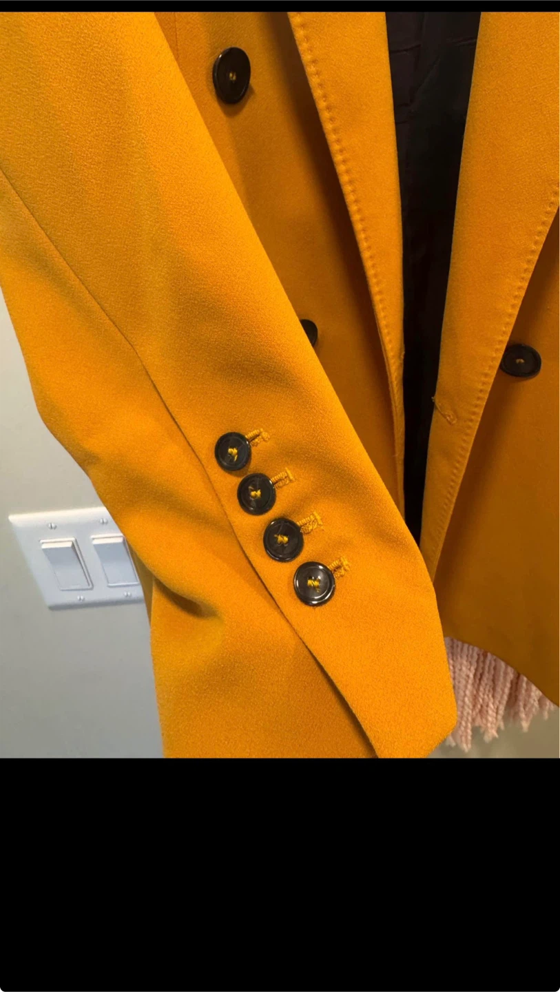 Zara Woman Yellow Blazer Size XS but fit S/M - photo 2