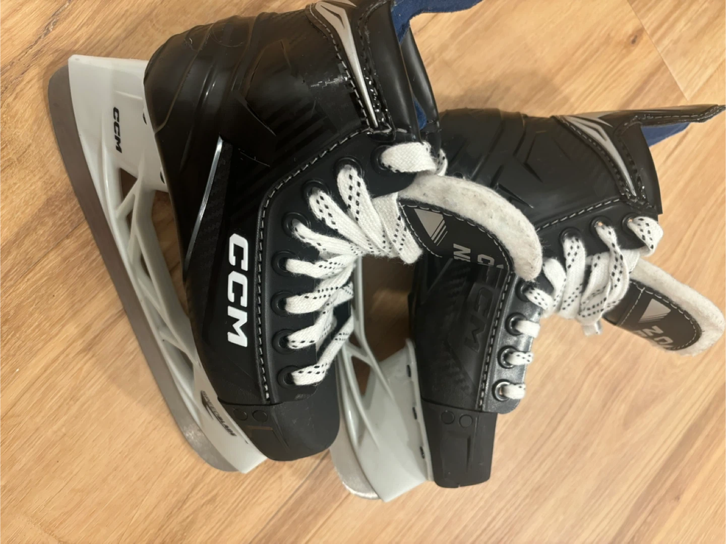 CCM Hockey Skates - Size US 1 - photo 2