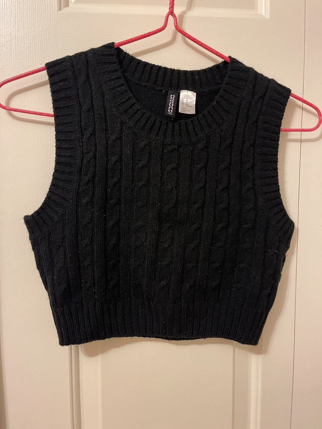 Divided Black Knit Sleeveless Sweater Vest - XS