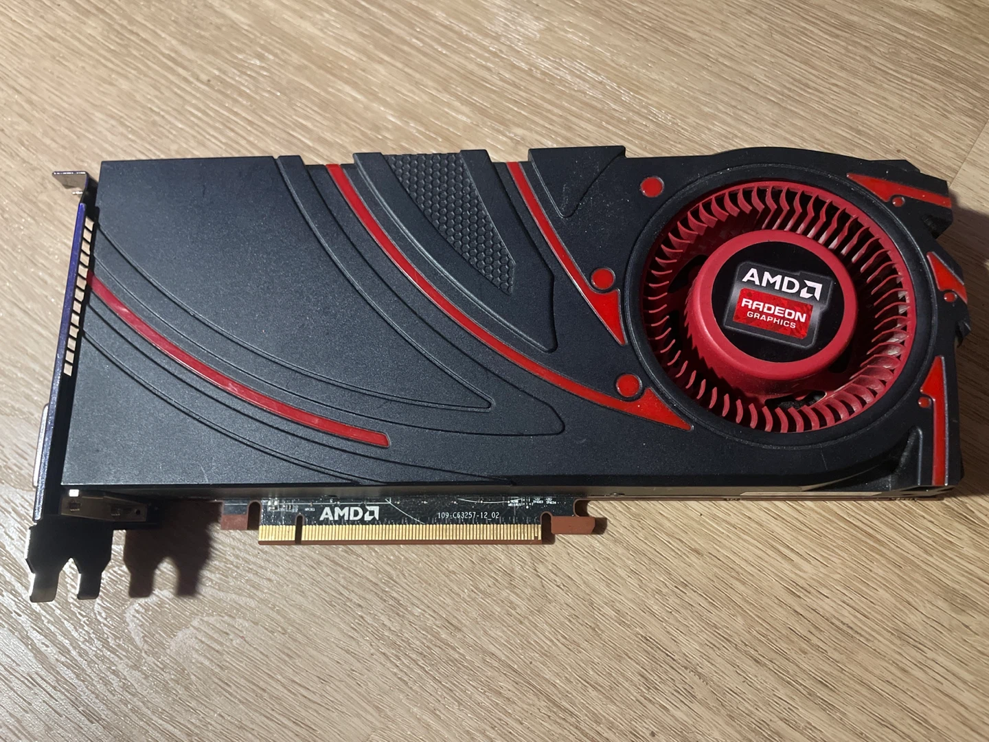 AMD Radeon R9 270X Graphics Card