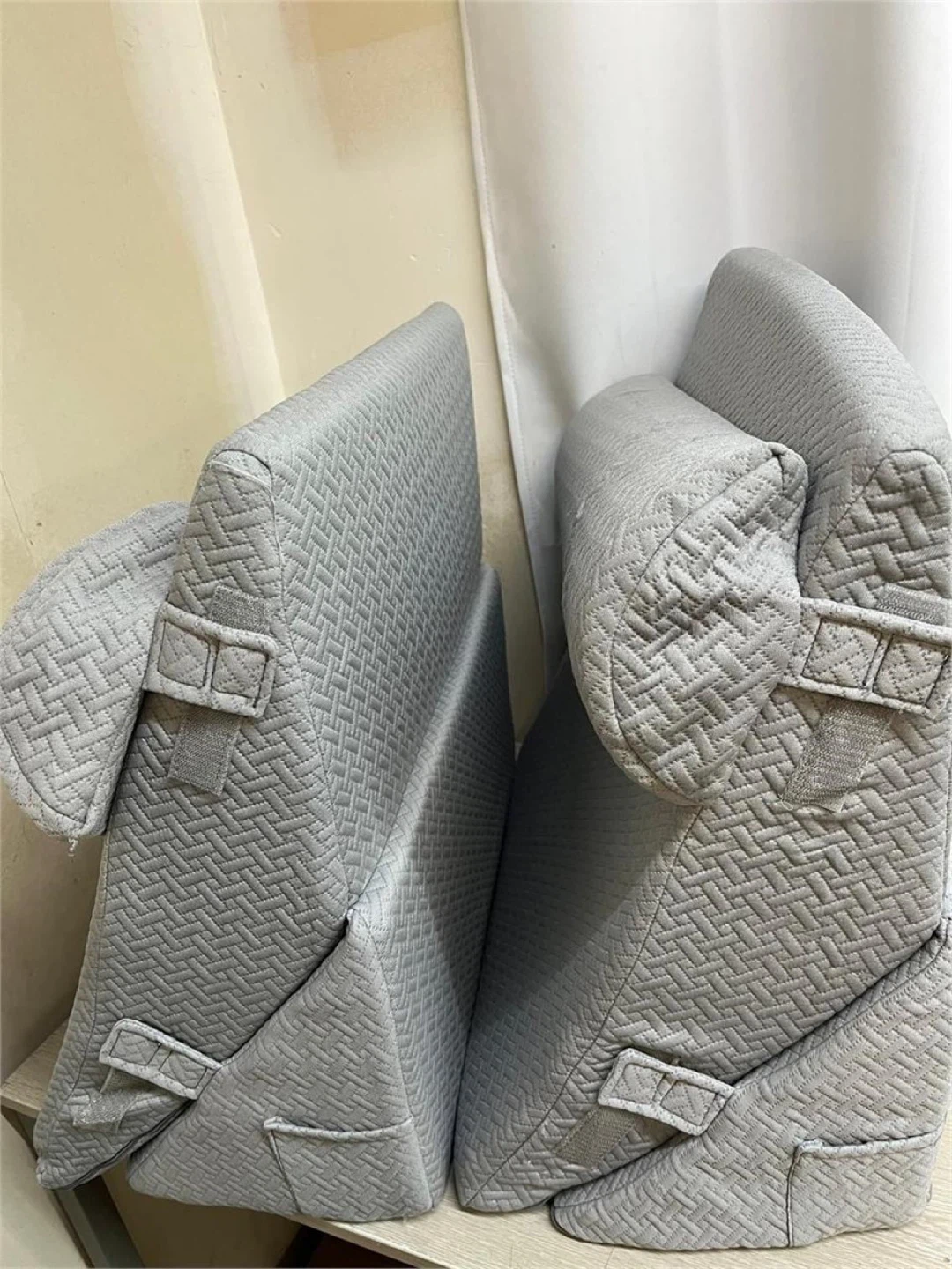 2Pack Wedge Pillow Set - photo 3
