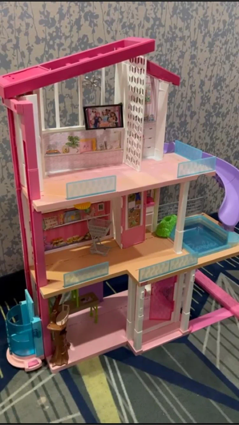Barbie Dreamhouse Dollhouse with Pool & Slide - photo 3