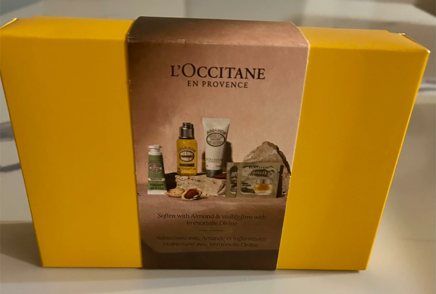 New L'Occitane Almond & Immortelle Divine Set - photo 4
