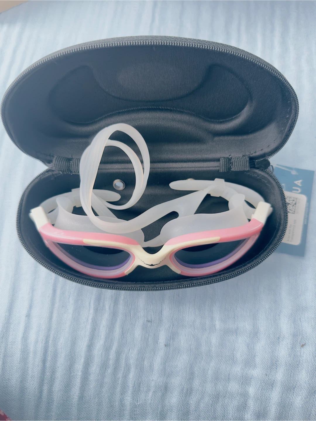 Aqtivaqua Pink Swimming Goggles + Case - photo 3