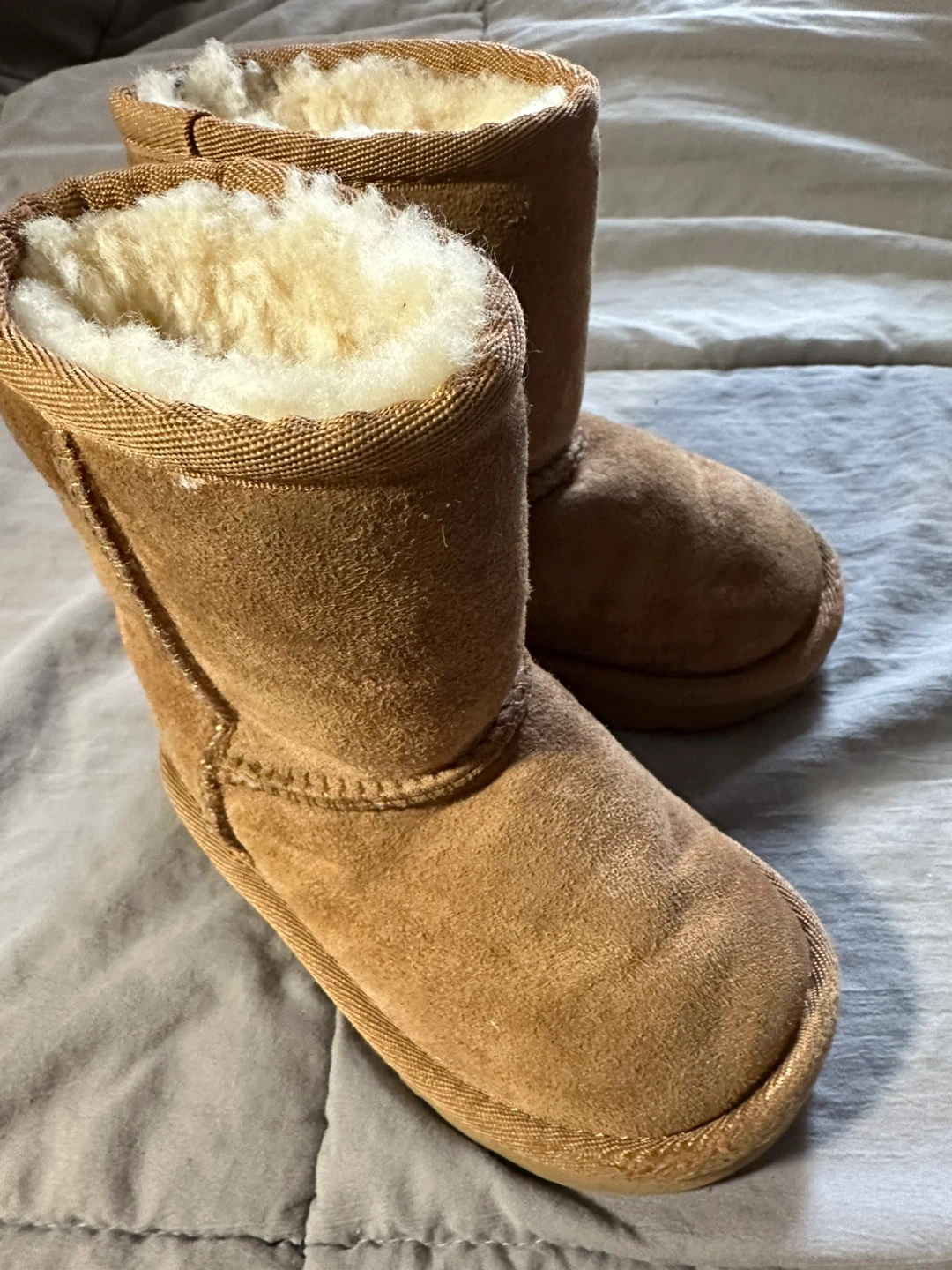 UGG Kids Classic Short Boot Size 7 - photo 3