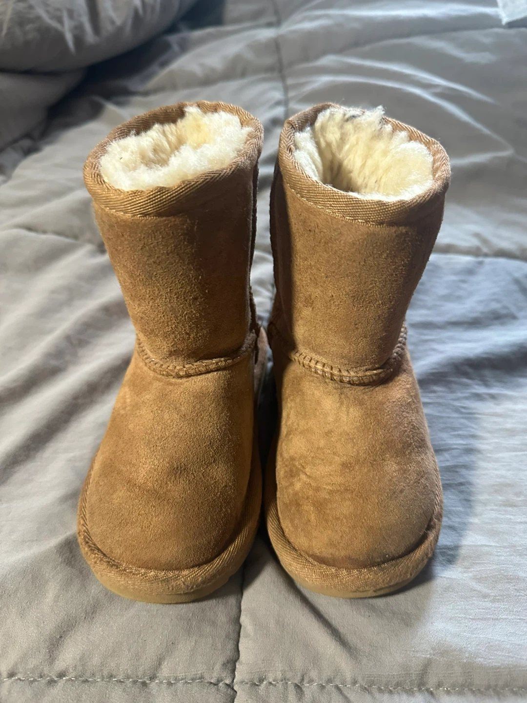 UGG Kids Classic Short Boot Size 7