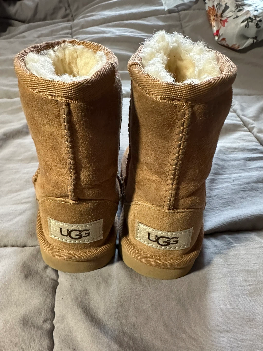 UGG Kids Classic Short Boot Size 7 - photo 2