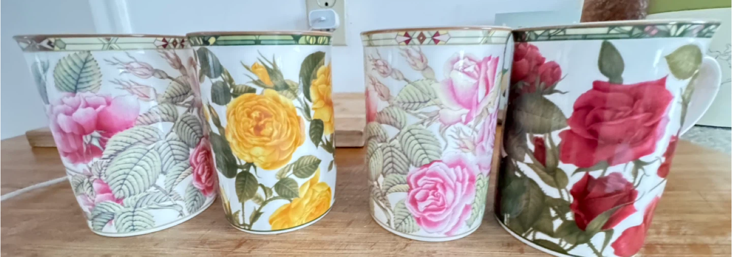 Royal Bone China Roses Mug Set