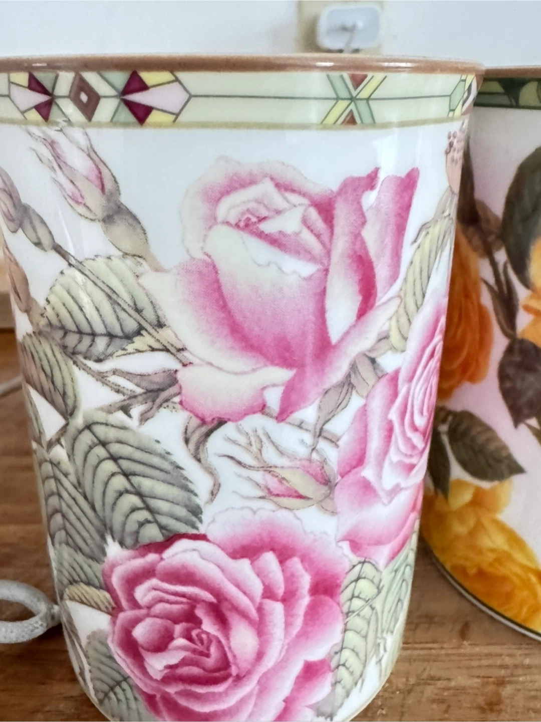 Royal Bone China Roses Mug Set - photo 3