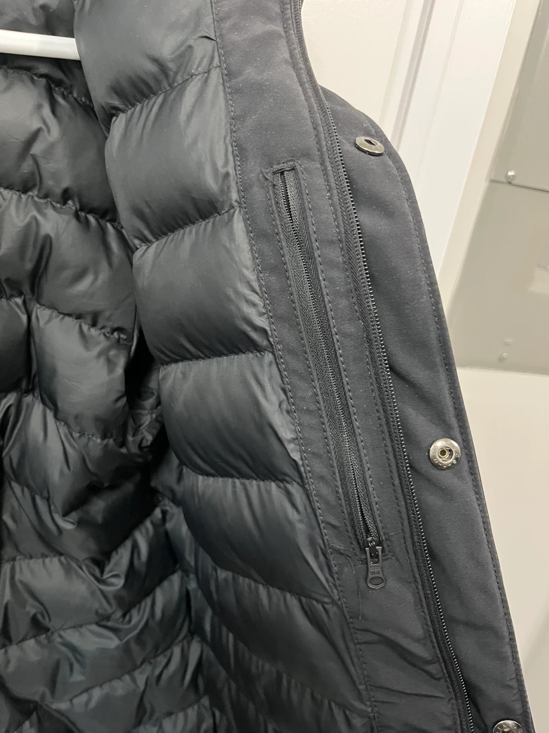 Men’s Columbia Winter Jacket (Size Small) - photo 5