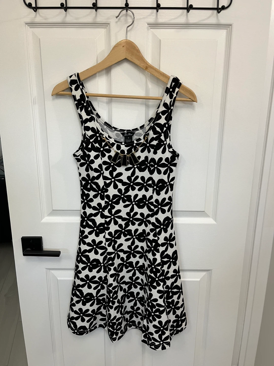Cute Black & White Floral Dress