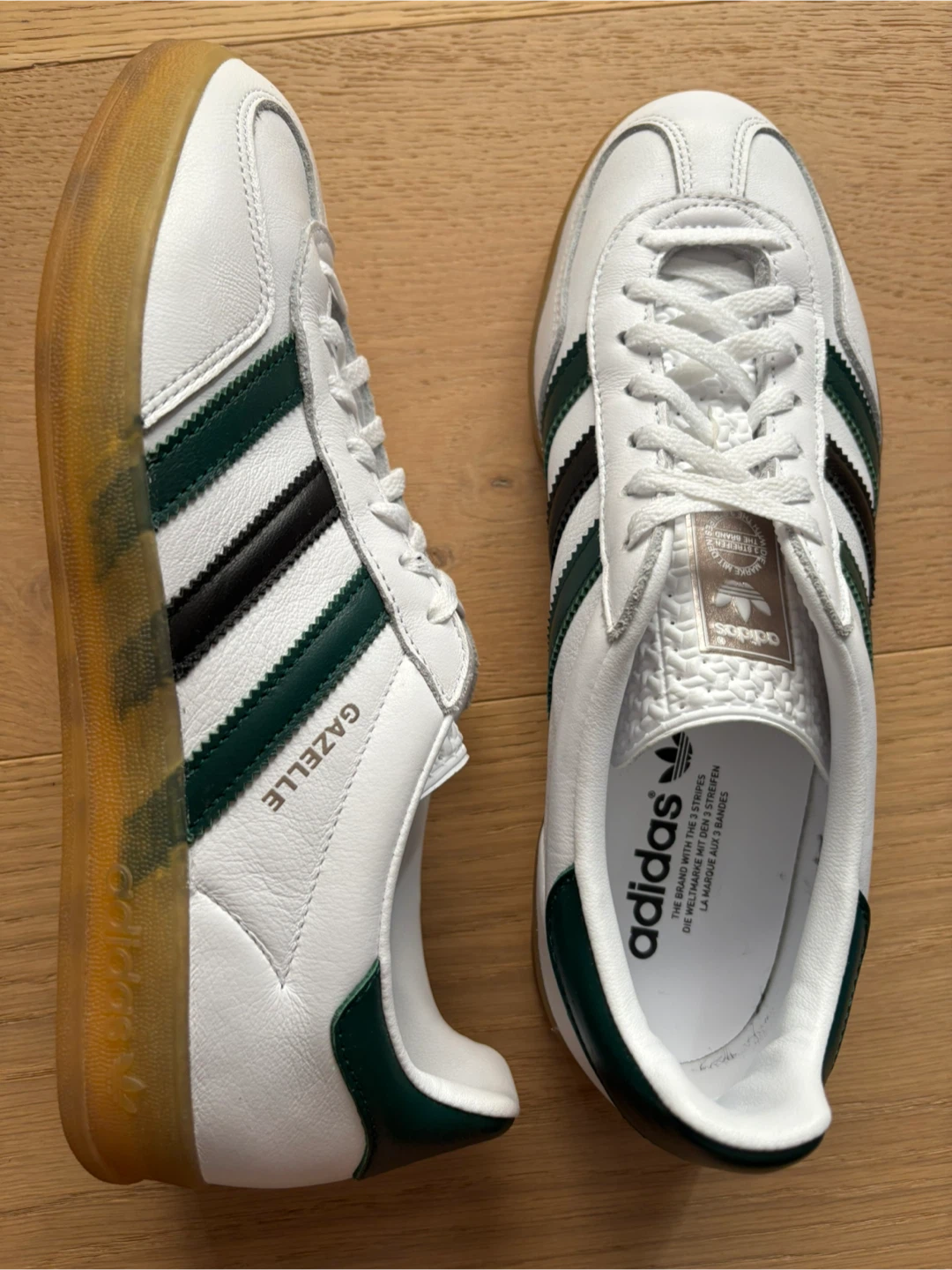 Adidas Women's Gazelle Indoor Shoes, White/Green, Size 9.5