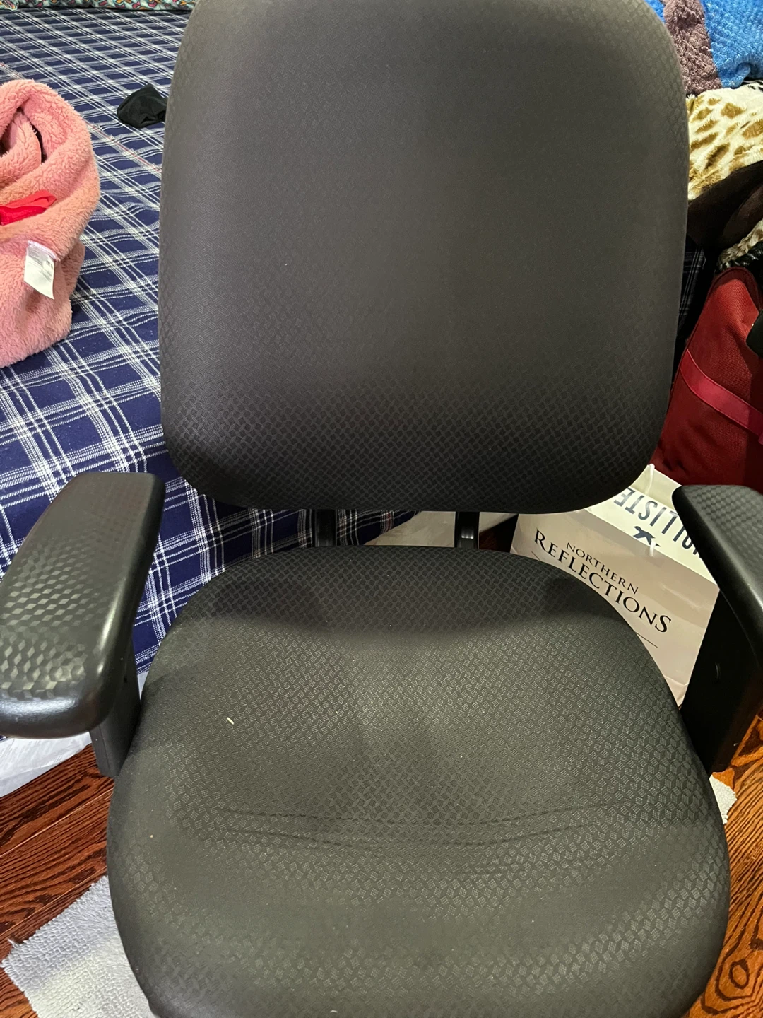 Ikea Micke Desk & Black Office Chair - photo 2