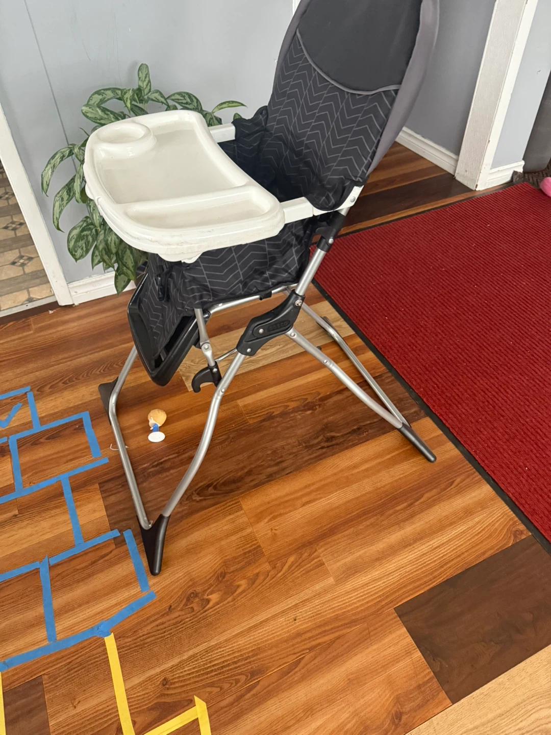 New Cosco High Chair - lightly Used! - photo 2