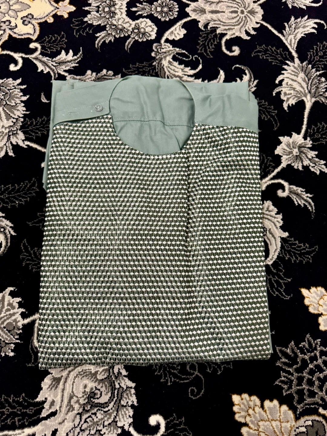 Afghan Traditional Men’s Clothes – Shalwar Kameez