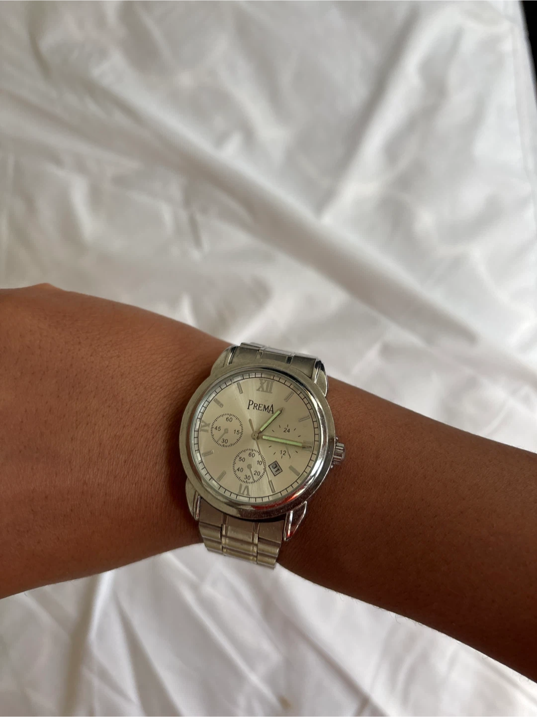 Prema Watch – Stylish & Clean