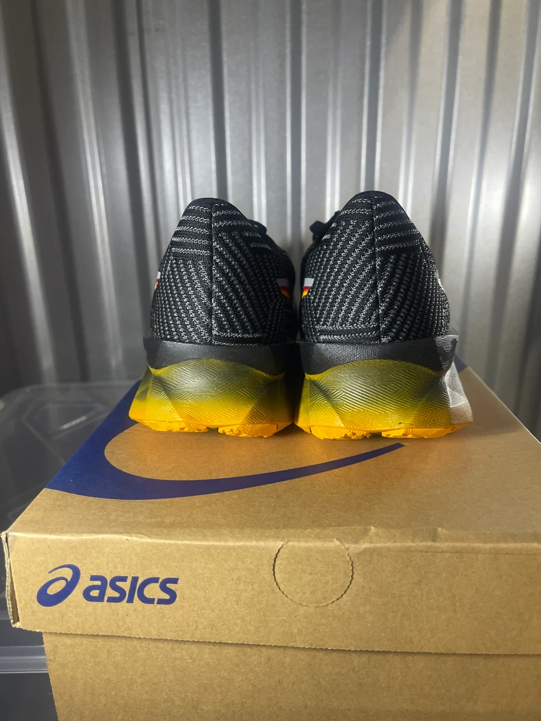 Asics Novablast Men's 8.5 Black/Sheet Rock - photo 3