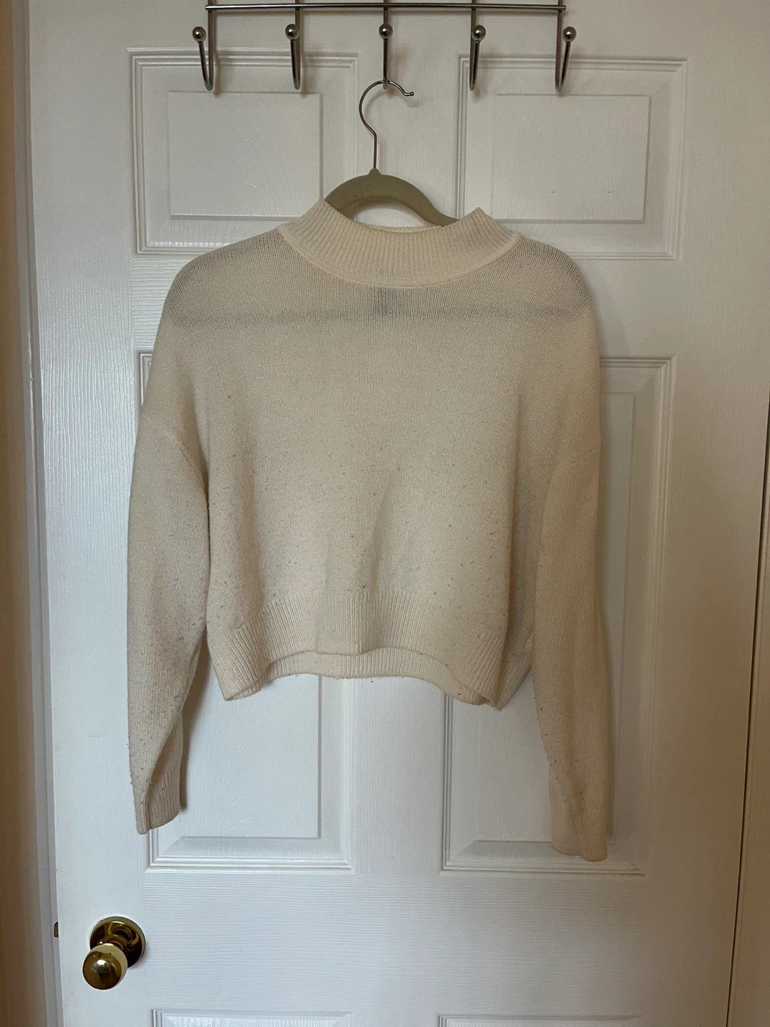 Women’s sweaters and long sleeve tops