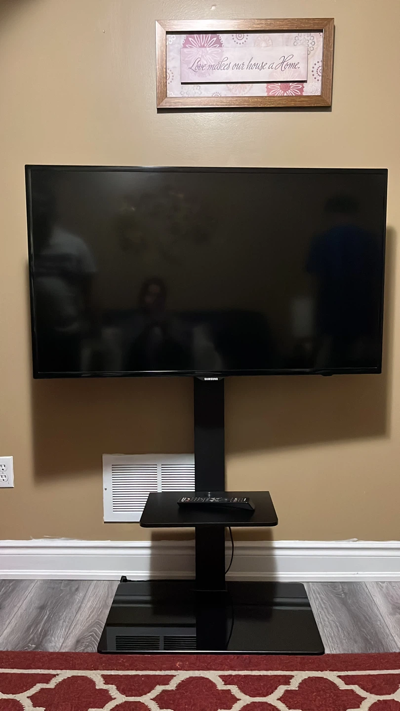 Samsung 45” LED TV with Stand - Black - photo 2