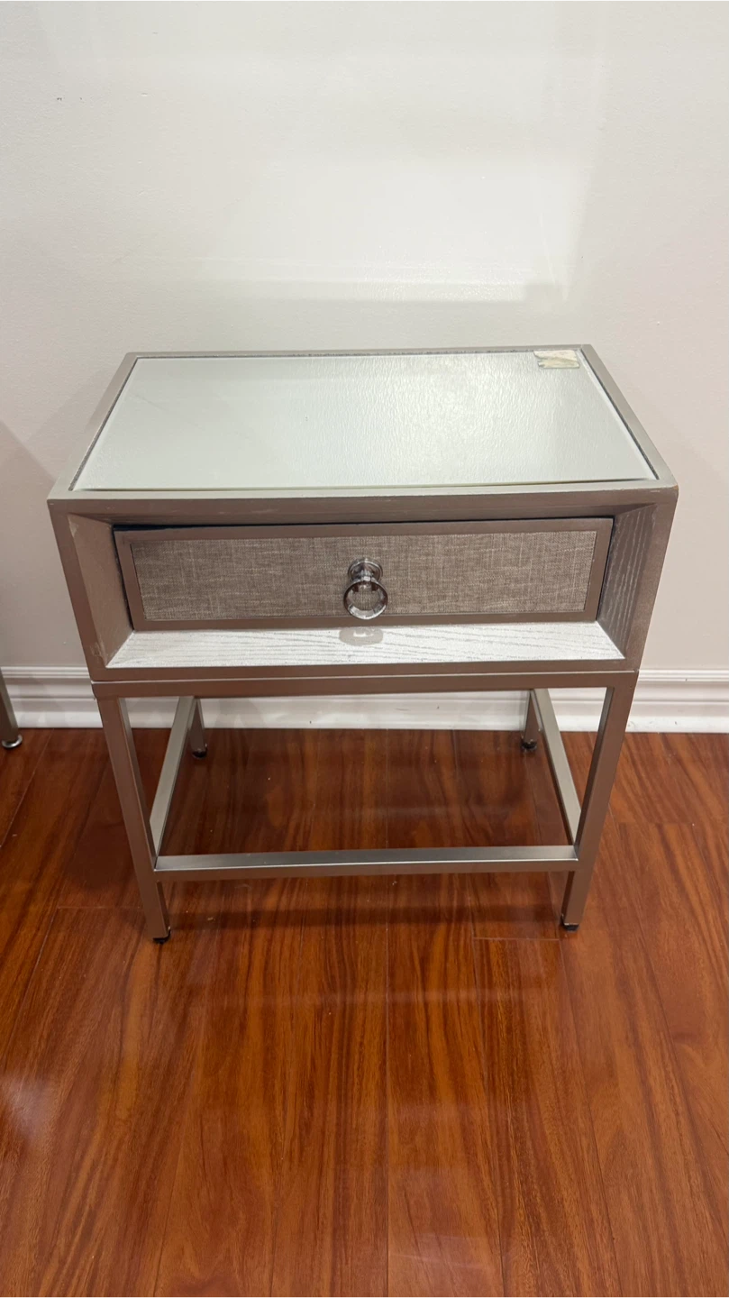 Side Table with Mirrored Top & Drawer - photo 4