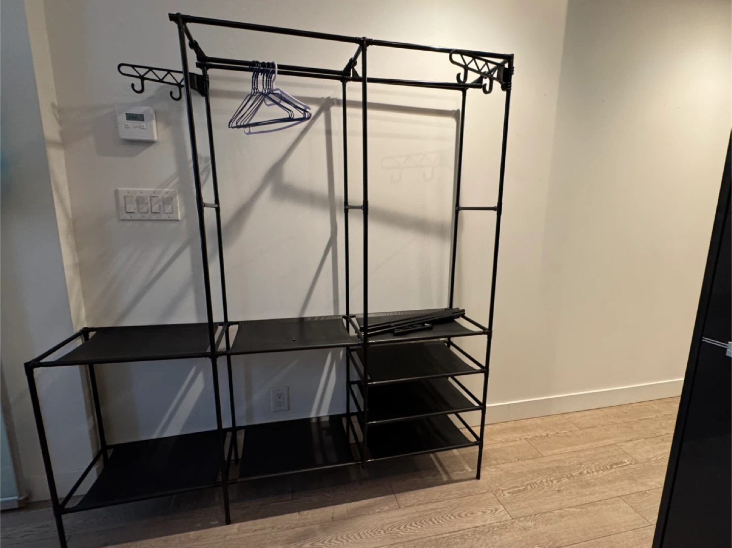 Black Metal Garment Rack - photo 2
