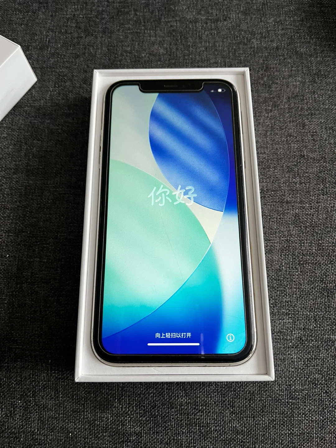 Apple iPhone 11 - White