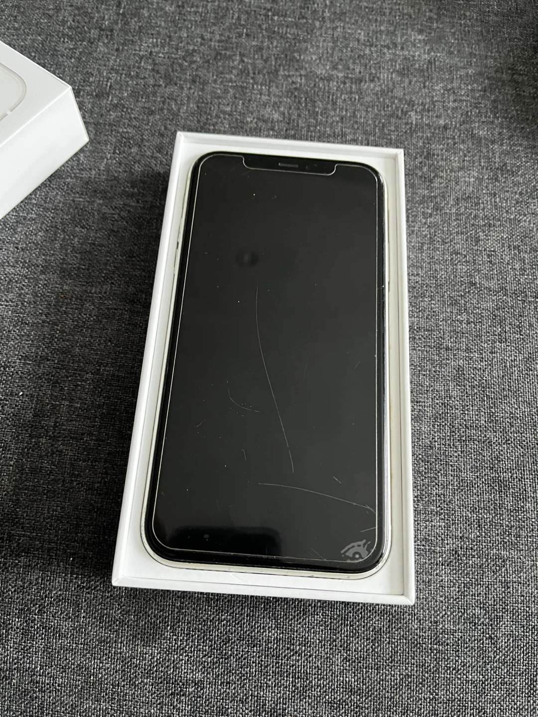 Apple iPhone 11 - White - photo 2