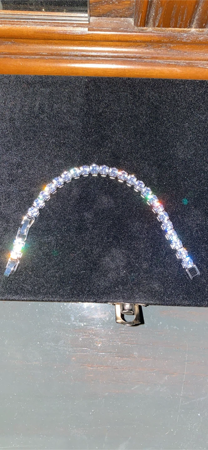 Medium size diamond bracelet