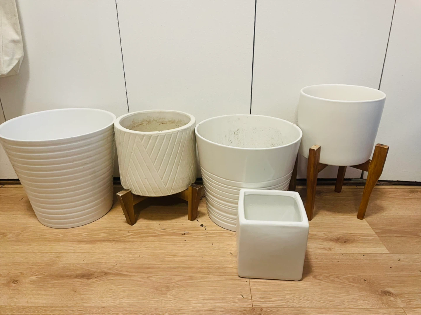 White Ceramic Plant Pots (5)