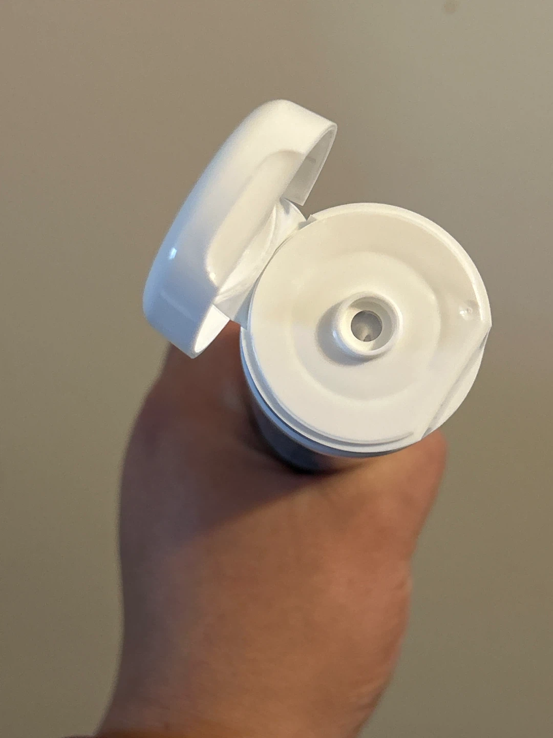 First Aid Beauty Sensitive Skin Cleanser - photo 2
