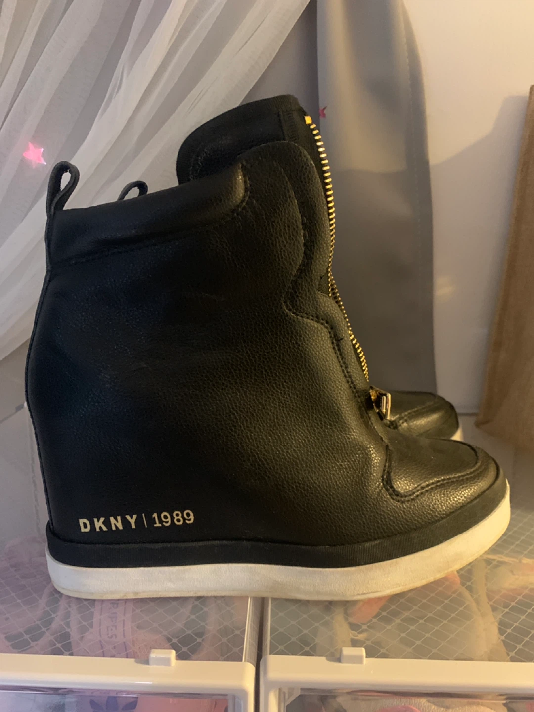DKNY 1989 Black Wedge Sneakers - Women’s 7