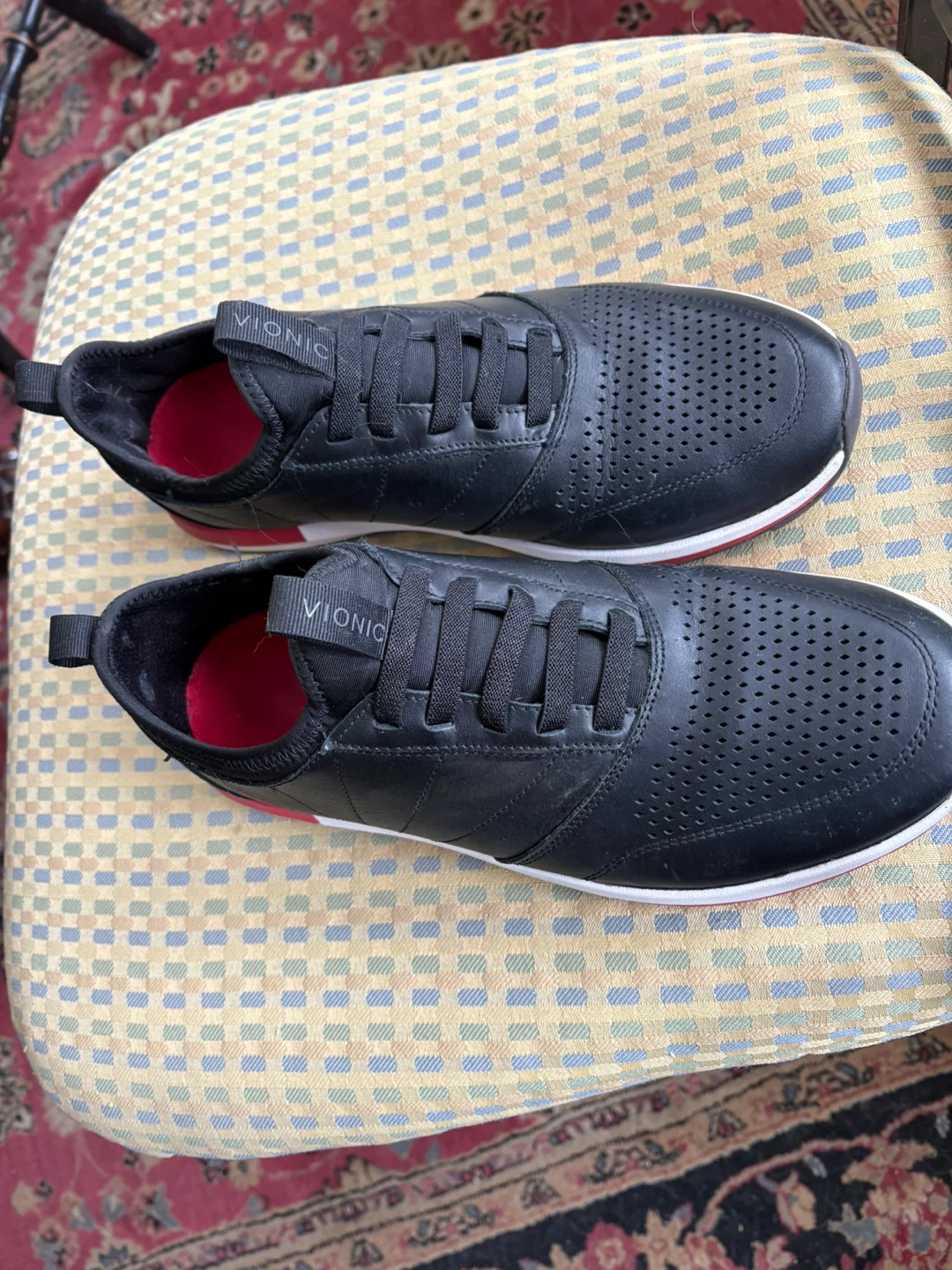 Vionic Black Leather Sneakers, Size 9 - photo 2