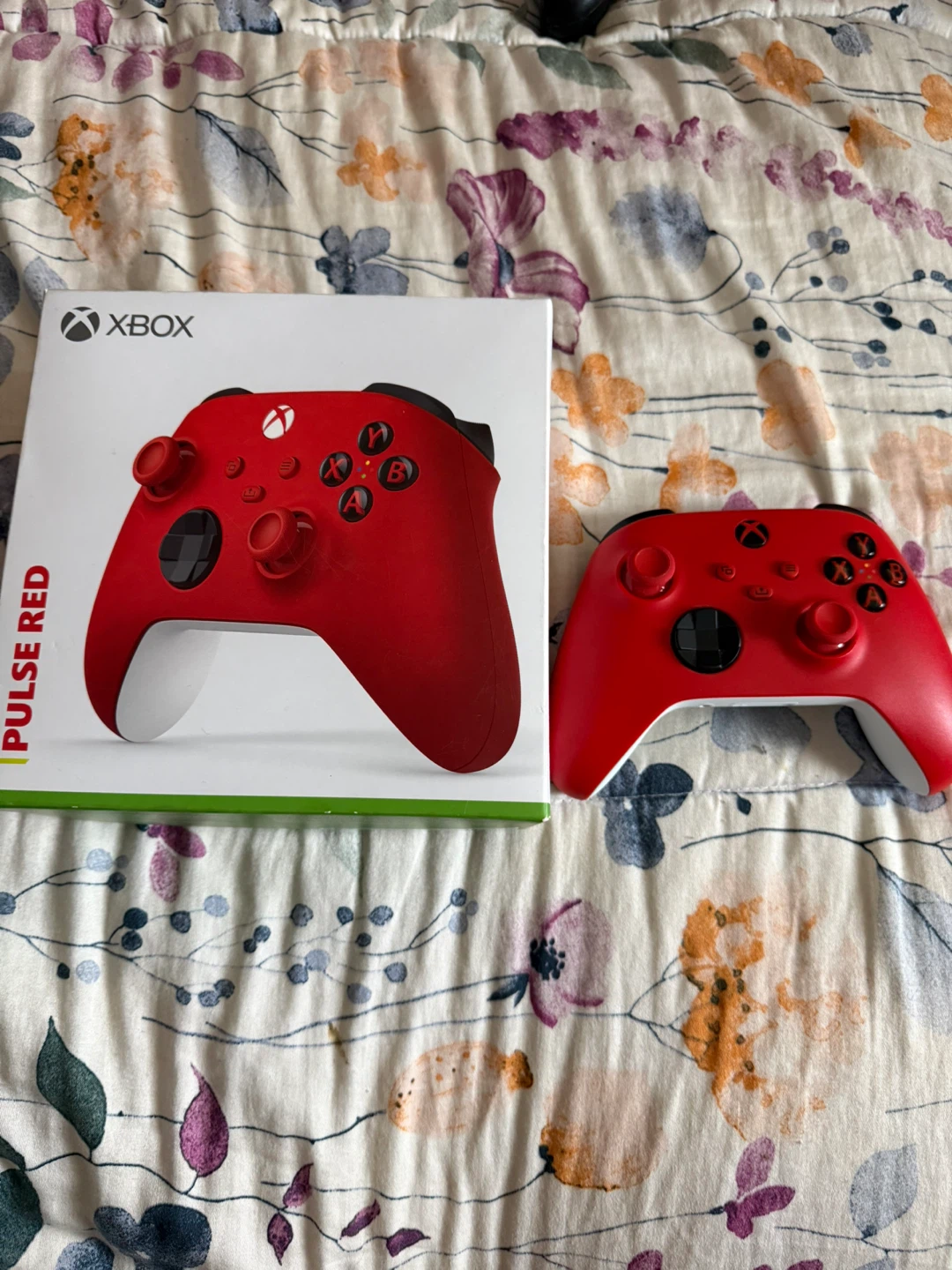 Xbox Wireless Controller - Pulse Red