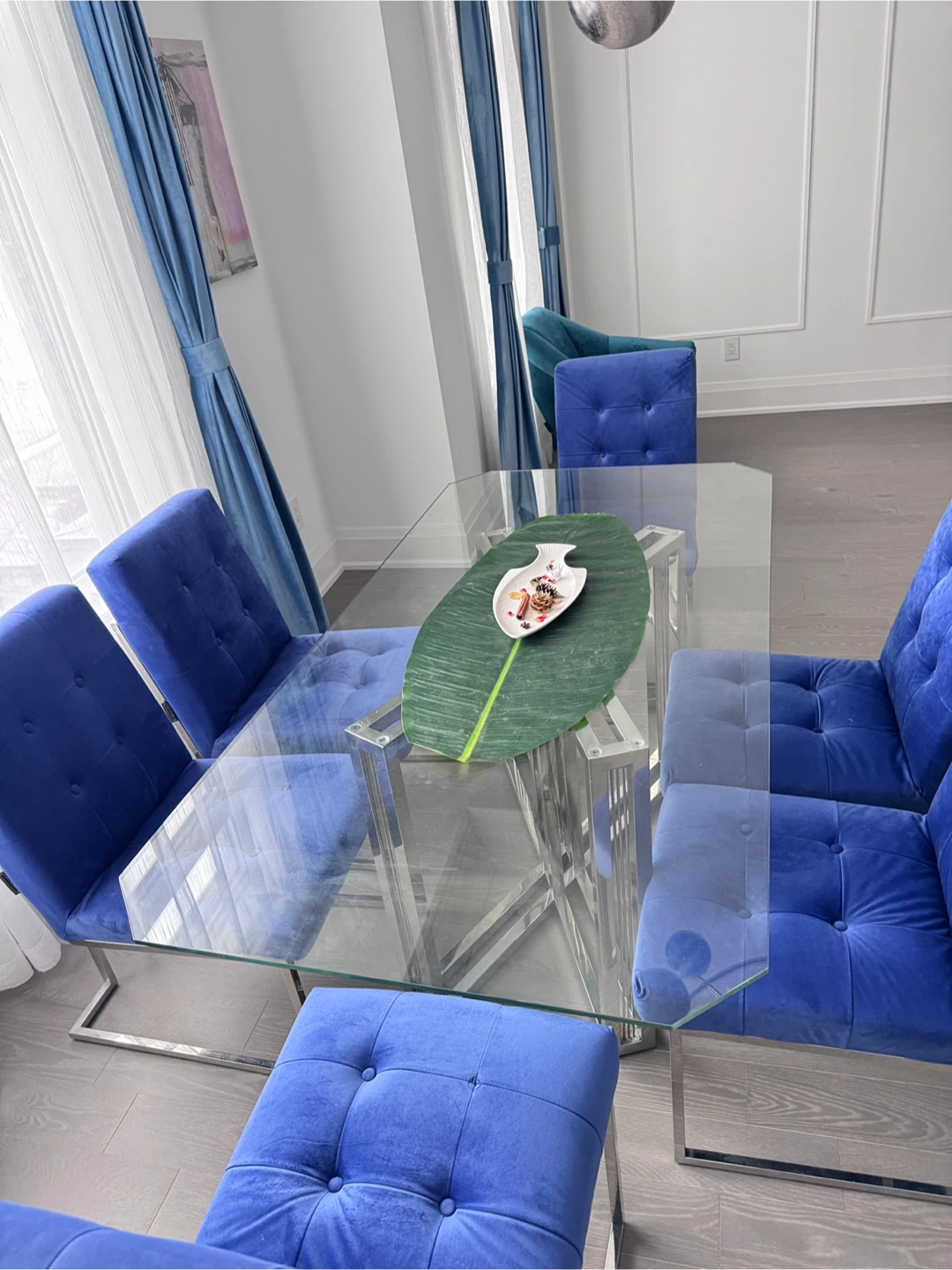 Glass Dining Table with 6 Blue Velvet Chairs - photo 4