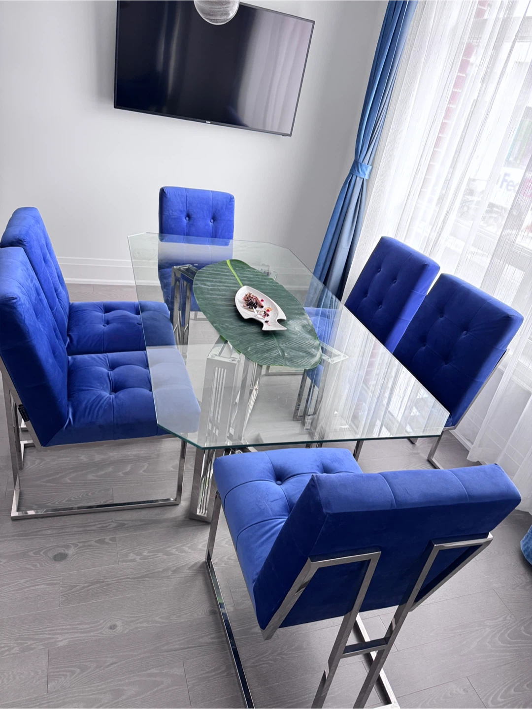 Glass Dining Table with 6 Blue Velvet Chairs - photo 5