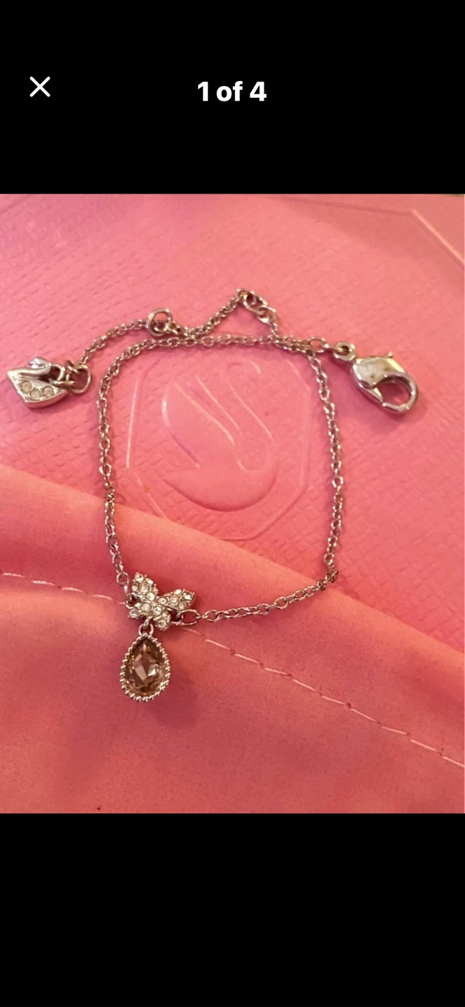 💖Swavorski Crystal Charm Bracelet with Butterfly Pendant