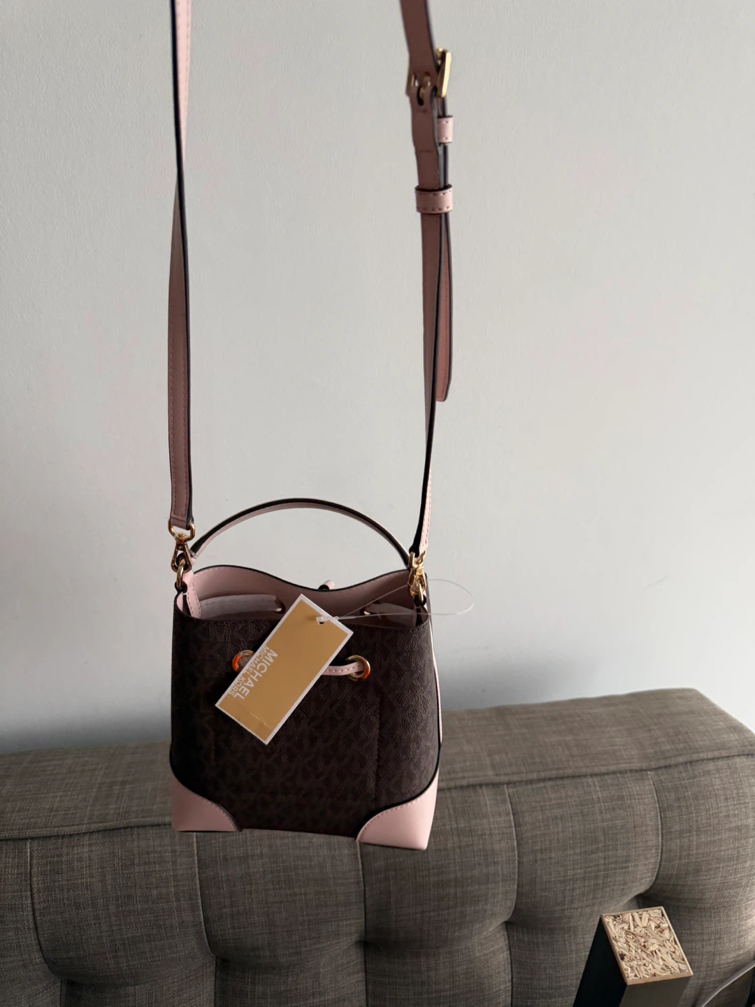 Brand New Michael Kors Mercer Small Bucket Bag - Powder Blush - photo 3