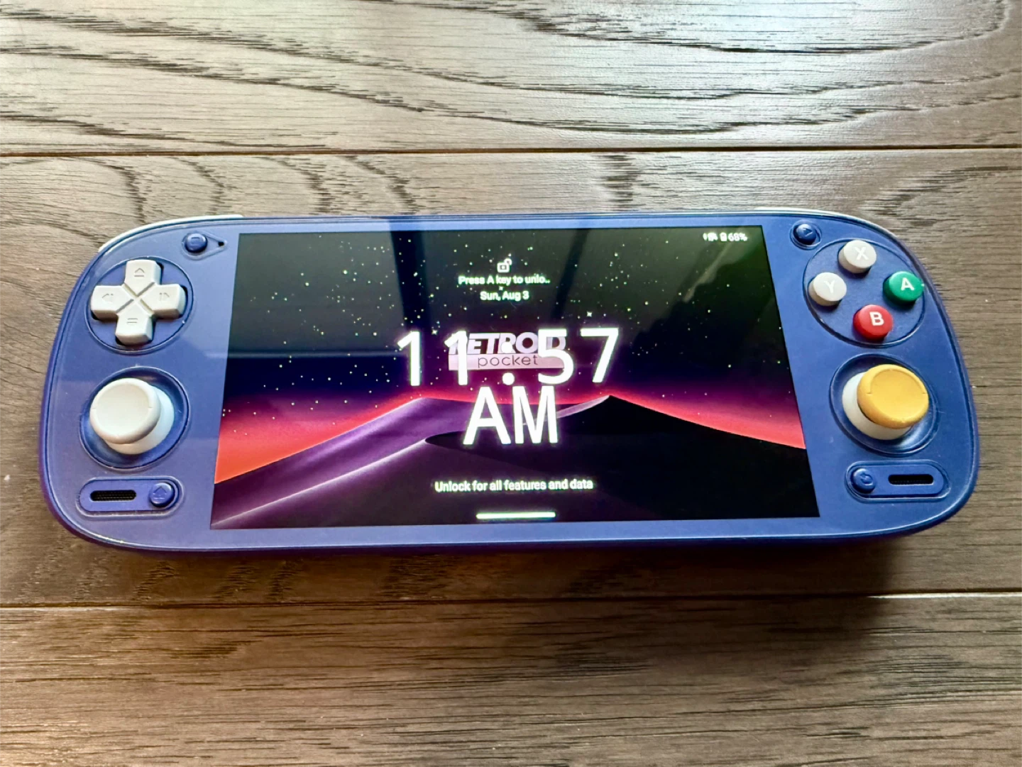 Retroid Pocket 5 GameCube Ed - like new - Screen Protect + Case - photo 3