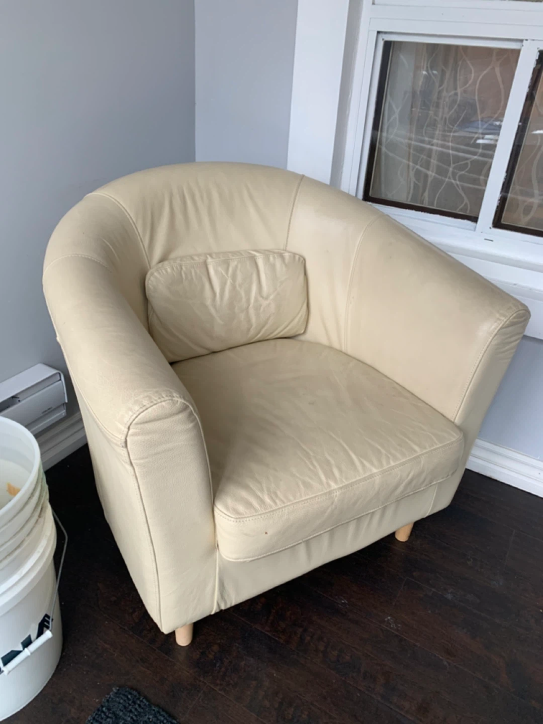 Cream Leather Armchair - photo 2