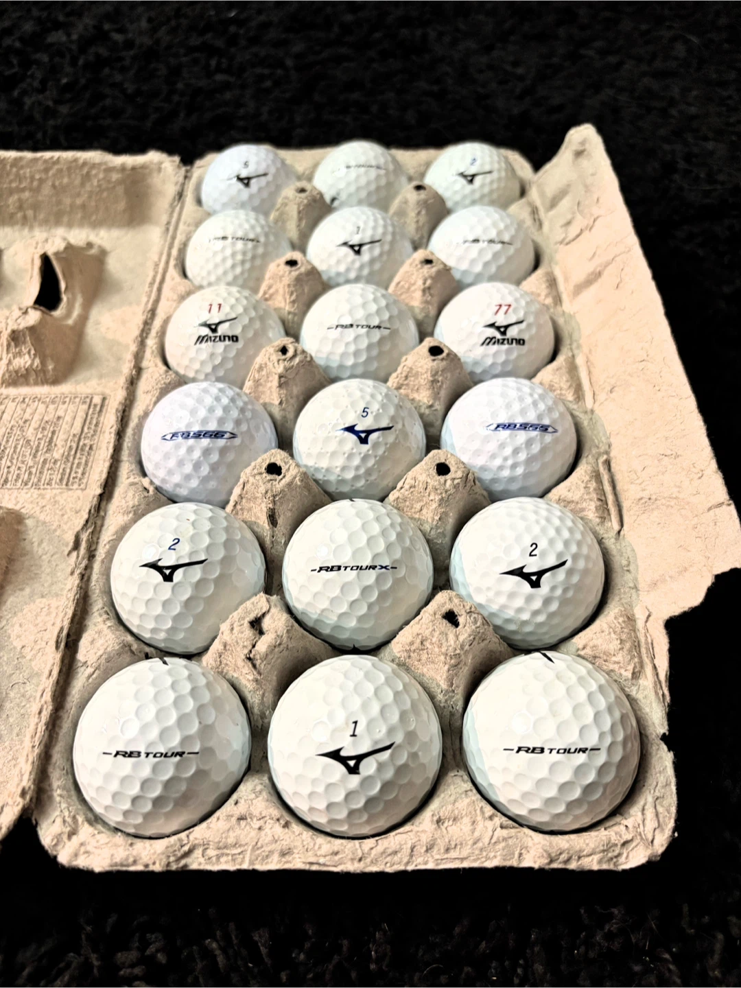 18 Mizuno Golf Balls