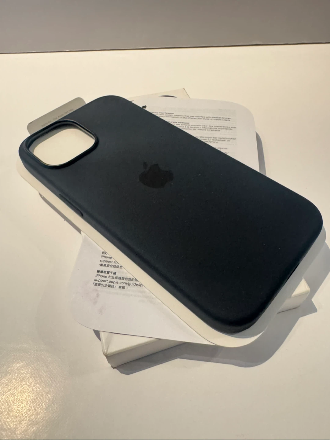 Apple iPhone 13/14/15 Silicone Case - MagSafe (Black) - photo 4