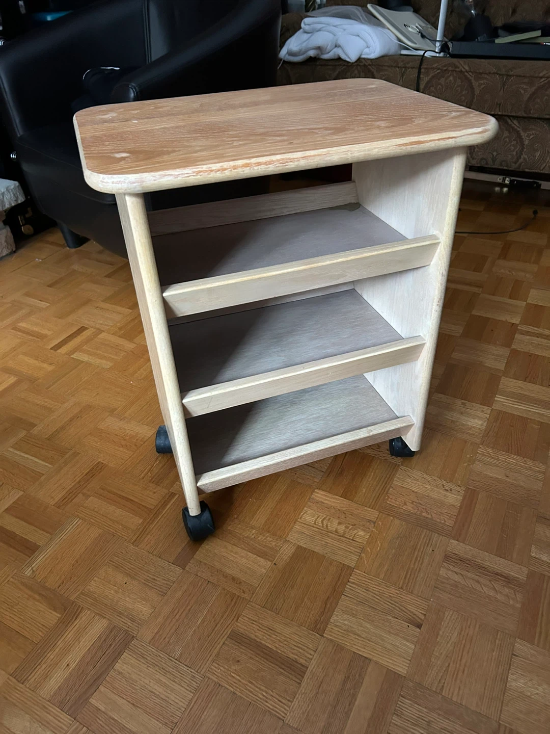 Wooden Rolling Side Table/ storage - photo 3
