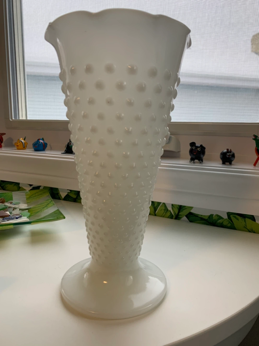White Milk Glass Vase - photo 2