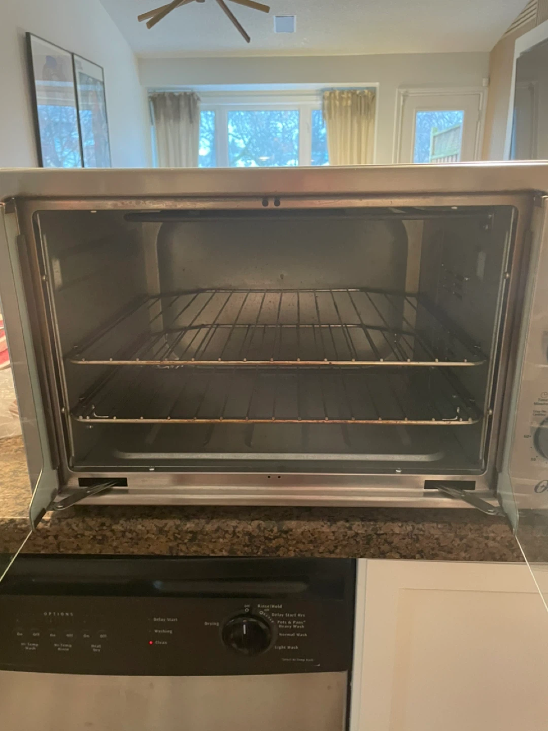 Oster Extra-Large Countertop Toaster Oven – Excellent Condition - photo 2
