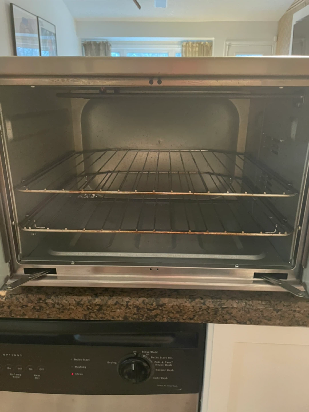 Oster Extra-Large Countertop Toaster Oven – Excellent Condition - photo 3