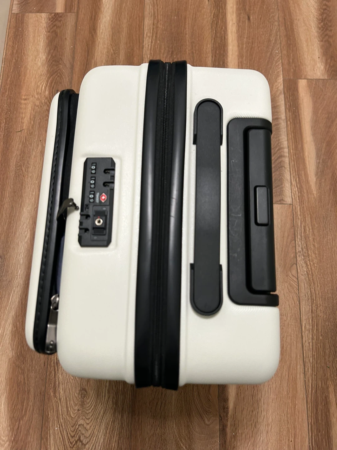 Carry-On Suitcase - White - photo 4