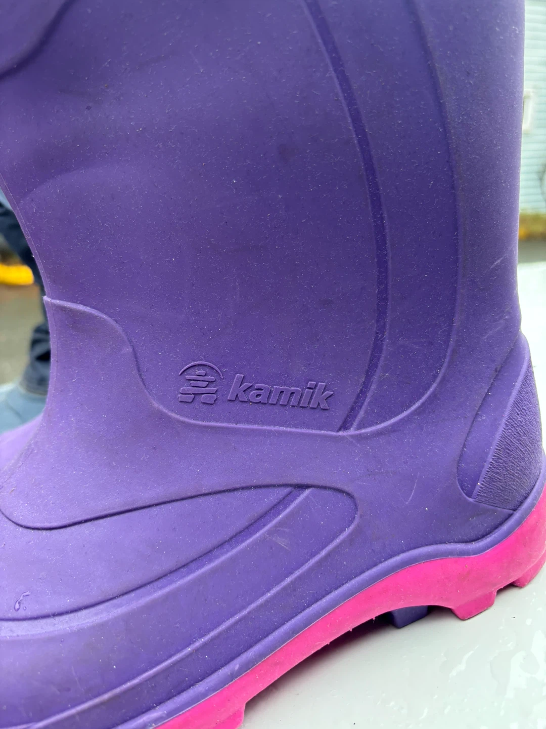 Boots for kids 10 dollars each - photo 2